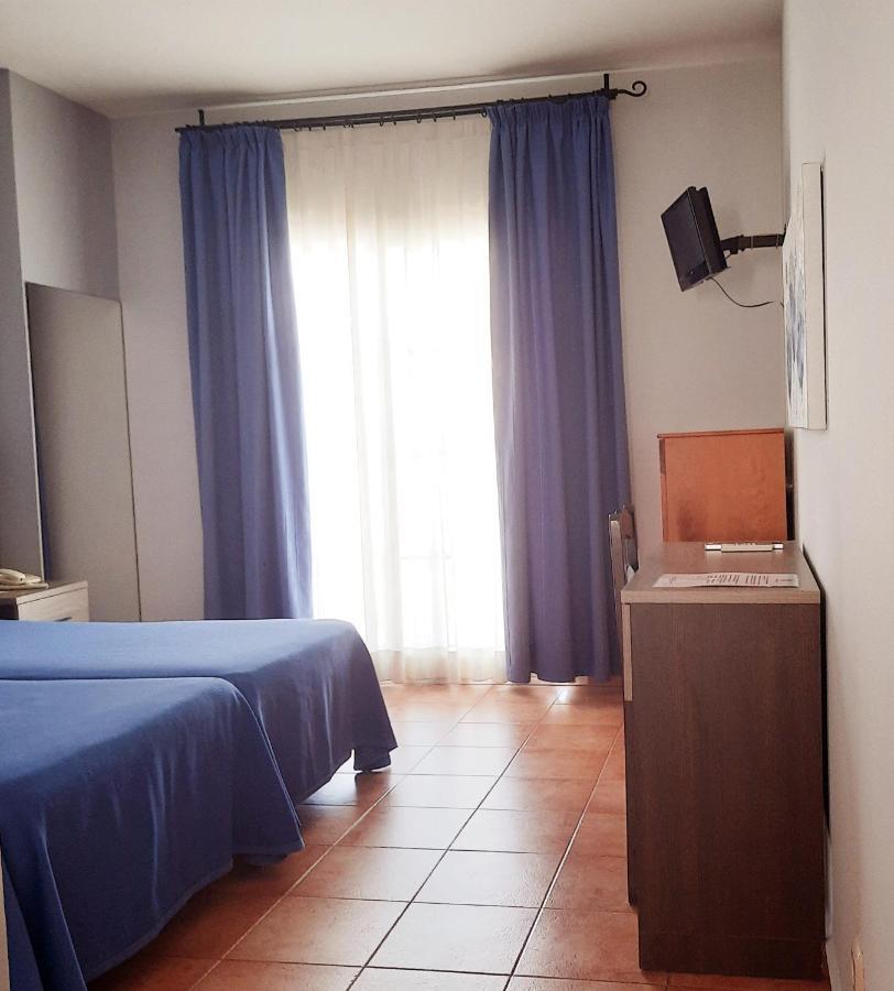 Hostal La Colonia Марбелья Экстерьер фото