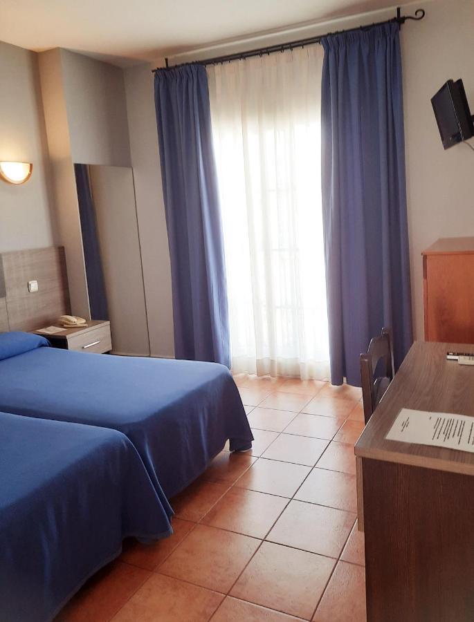Hostal La Colonia Марбелья Экстерьер фото