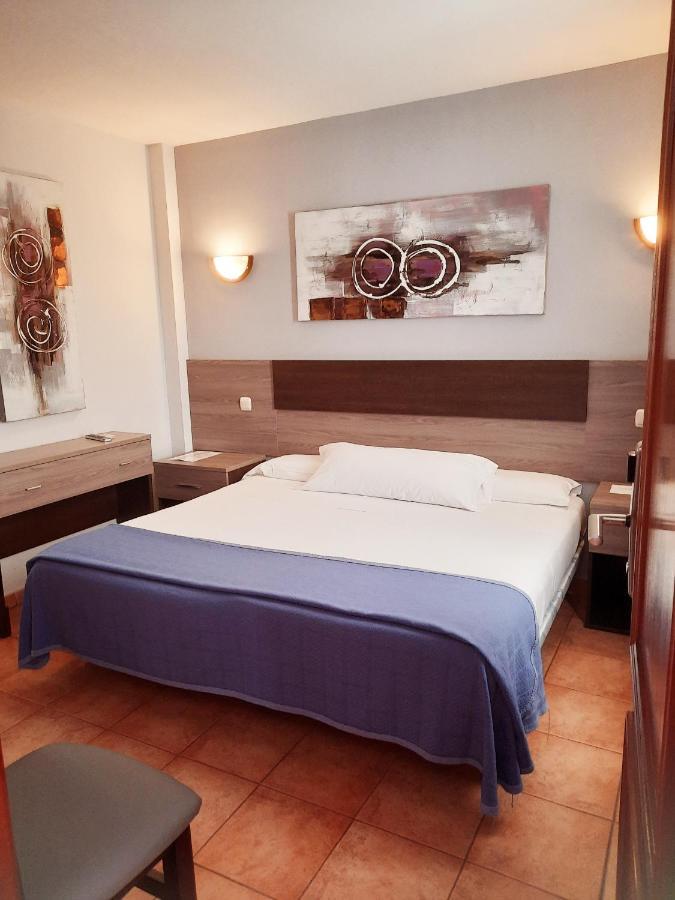 Hostal La Colonia Марбелья Экстерьер фото